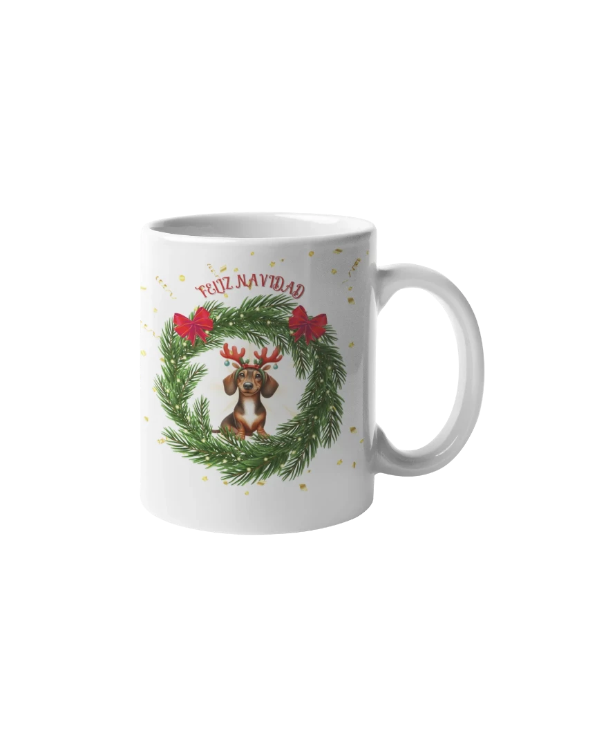 Imagen ampliada de la taza más simpática de todas, la taza "Salchicha" con el diseño de un cachorro de Salchicha con unos cuernos de reno y enmarcado en una corona de guirnalda navideña.